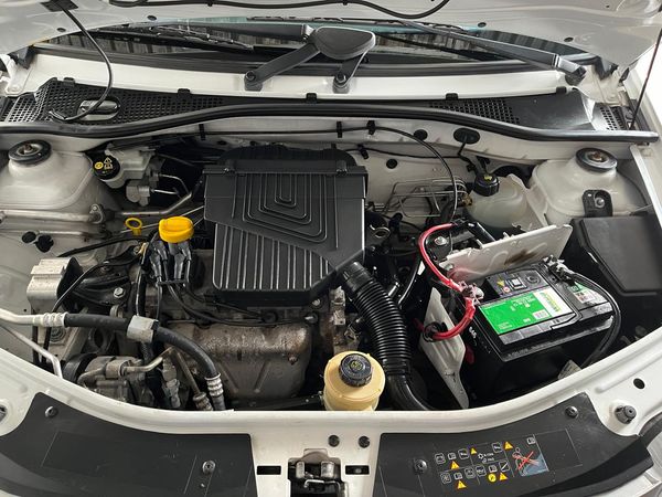2018-Nissan-NP200-16-AC-Safety-Pack image:4