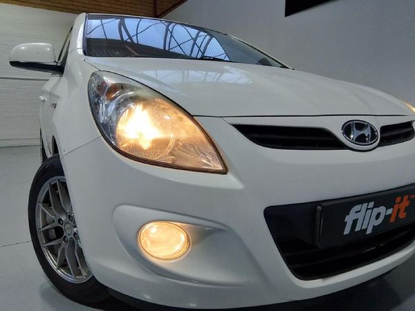 2010-Hyundai-i20-16 image:10