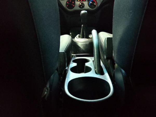 2010-Hyundai-i20-16 image:17