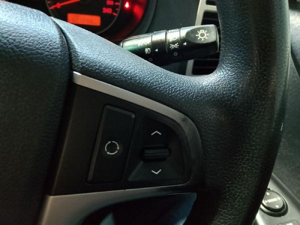 2010-Hyundai-i20-16 image:21
