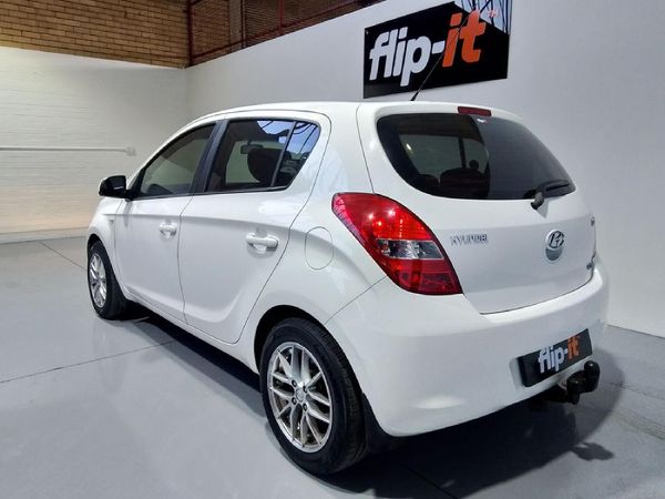 2010-Hyundai-i20-16 image:5