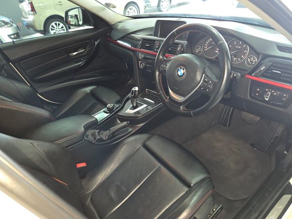 2013-BMW-3-Series-320d-Sport-Auto image:7