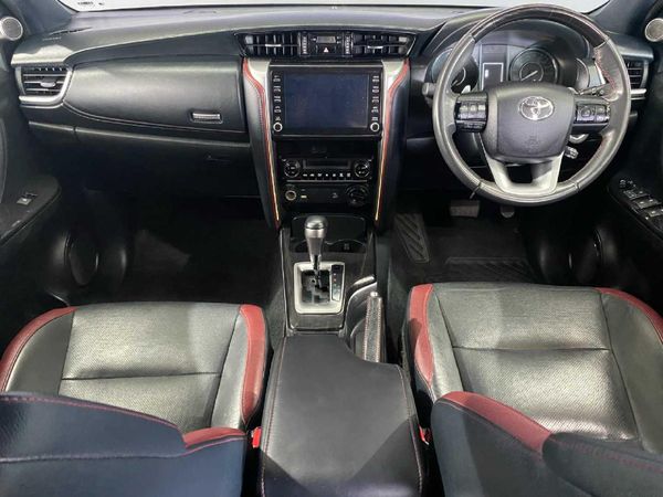 2024-Toyota-Fortuner-28-GD-6-4x4-Auto image:13
