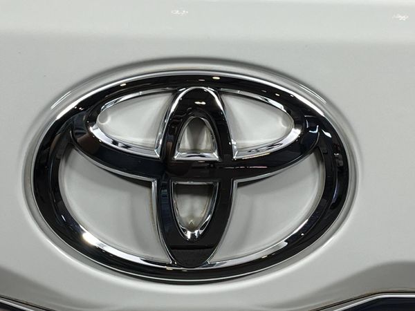 2022-Toyota-Quantum-28-GL-11-seat image:11