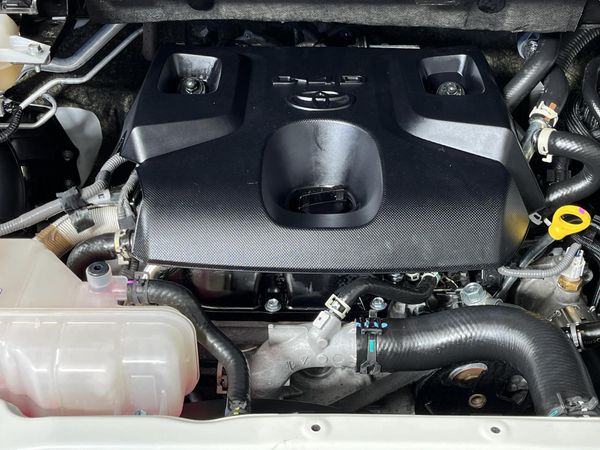 2022-Toyota-Quantum-28-GL-11-seat image:13