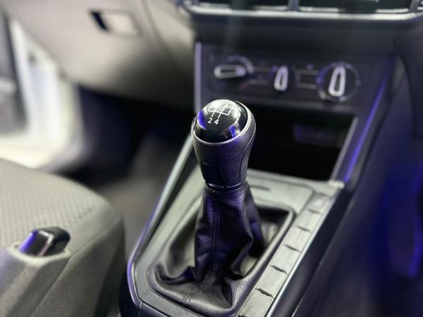 2020-Volkswagen-Polo-10-TSI-Trendline image:12