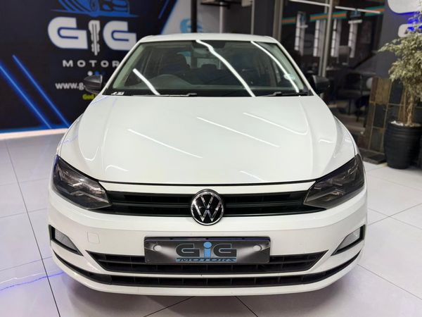 2020-Volkswagen-Polo-10-TSI-Trendline image:1