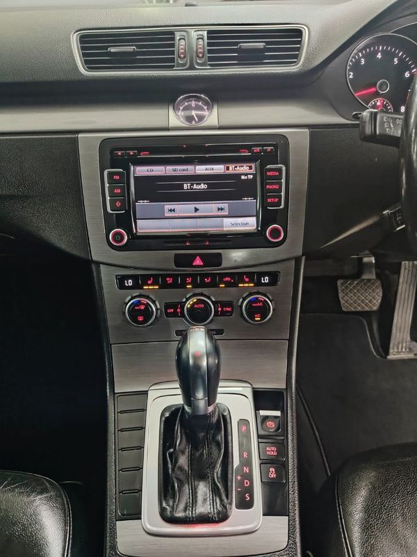 2014-Volkswagen-Passat-18-TSI-Comfortline-Auto-118kW image:9