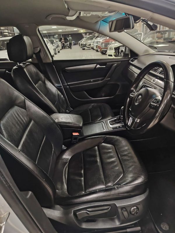 2014-Volkswagen-Passat-18-TSI-Comfortline-Auto-118kW image:6