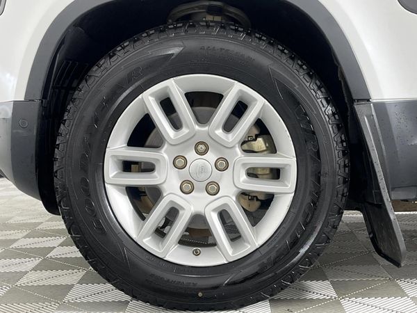 2020-Land-Rover-Defender-110-D240-S-177kW image:4