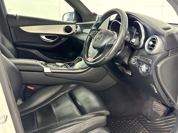 2017-Mercedes-Benz-GLC-220d image:9