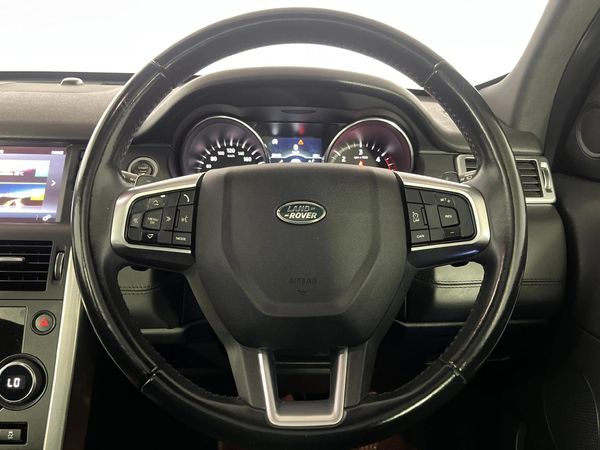 2019-Land-Rover-Discovery-Sport-20i4-D-HSE-Lux image:11