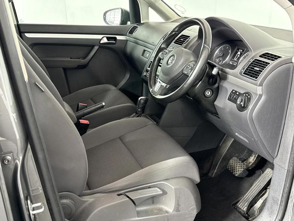 2013-Volkswagen-Touran-20-TDI-Trendline-Auto image:9