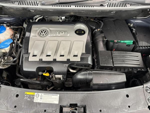 2013-Volkswagen-Touran-20-TDI-Trendline-Auto image:13