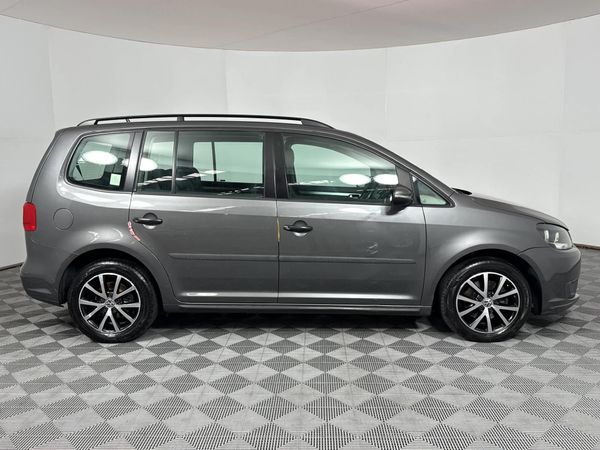 2013-Volkswagen-Touran-20-TDI-Trendline-Auto image:18
