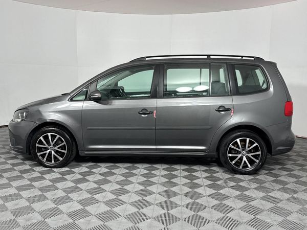 2013-Volkswagen-Touran-20-TDI-Trendline-Auto image:20