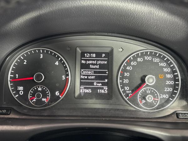 2013-Volkswagen-Touran-20-TDI-Trendline-Auto image:2