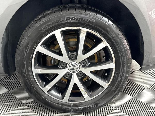 2013-Volkswagen-Touran-20-TDI-Trendline-Auto image:6