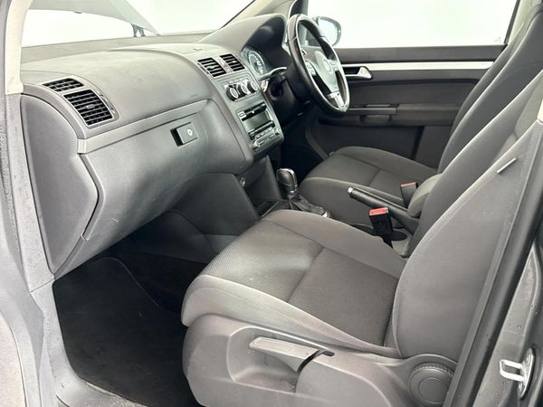 2013-Volkswagen-Touran-20-TDI-Trendline-Auto image:8