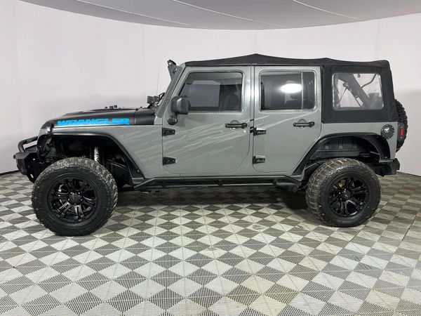 2014-Jeep-Wrangler-Unlimited-Rubicon-36-V6-Auto image:19