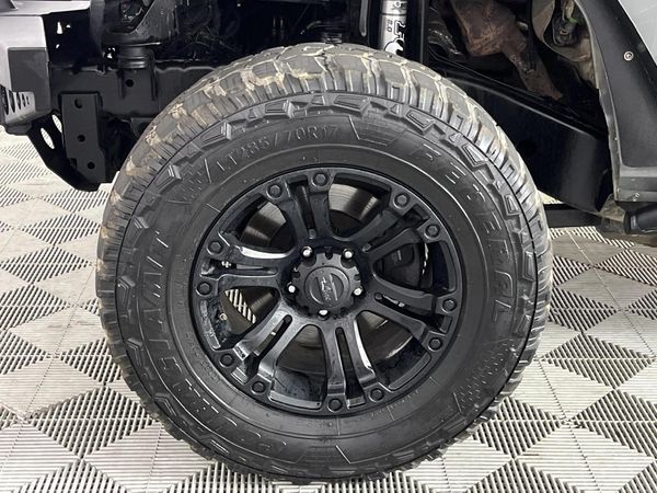 2014-Jeep-Wrangler-Unlimited-Rubicon-36-V6-Auto image:4