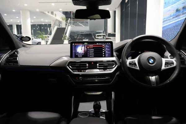2024-BMW-X4-xDrive20d-M-Sport image:10