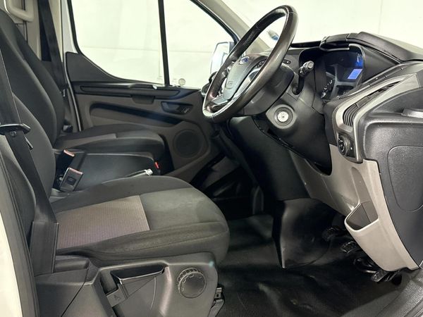 2021-Ford-Tourneo-Custom-22-TDCi-Trend-LWB-92kW image:8
