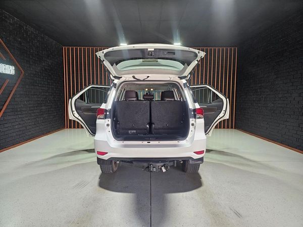 2018-Toyota-Fortuner-24-GD-6-4x4-Auto image:23