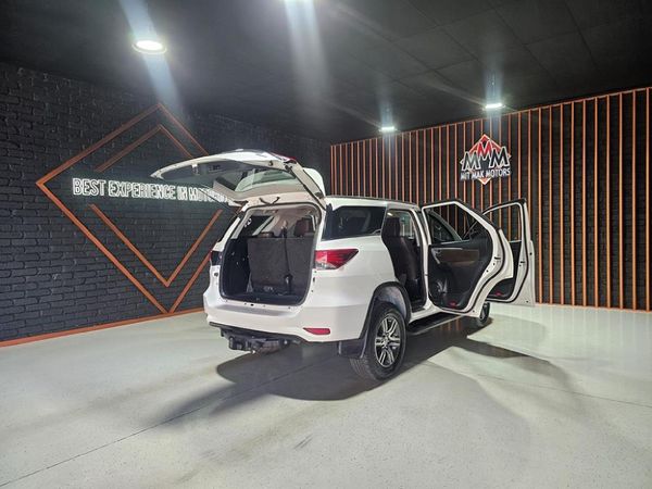 2018-Toyota-Fortuner-24-GD-6-4x4-Auto image:24