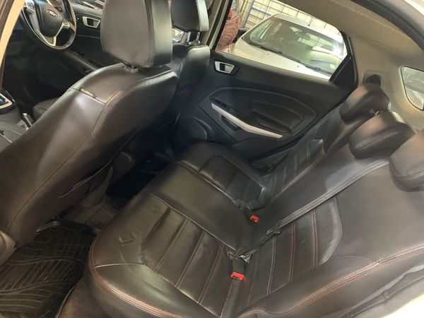 2015-Ford-EcoSport-15-TiVCT-Titanium-Auto image:25