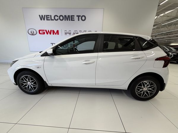 2023-Hyundai-i20-14-Motion-Auto image:3