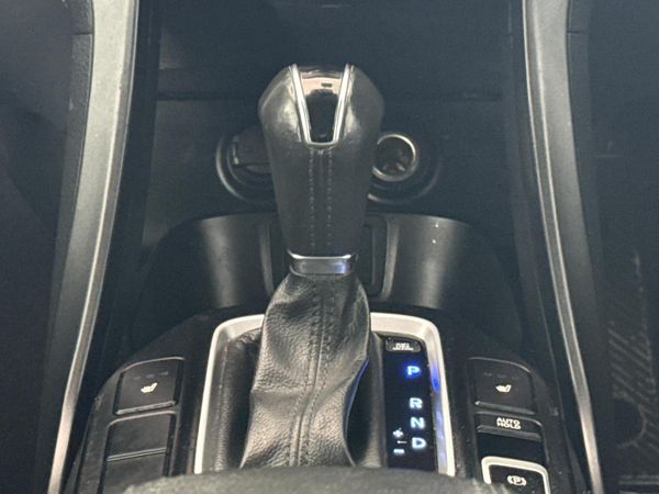 2017-Hyundai-Santa-Fe-R22-Elite-Auto image:10