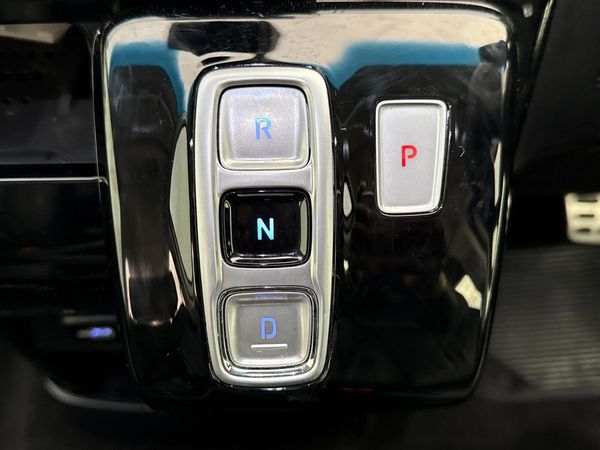 2022-Hyundai-Staria-22d-Luxury-Auto image:9