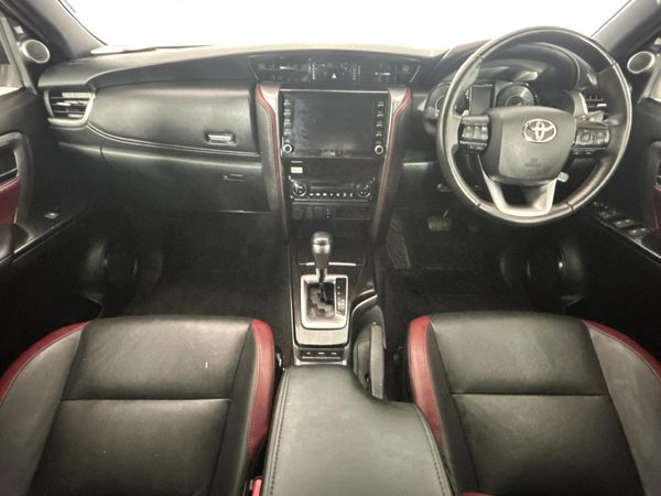 2024-Toyota-Fortuner-28-GD-6-VX-Auto image:1