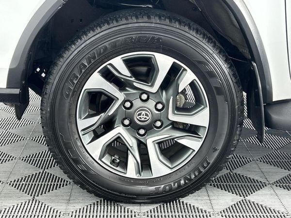 2024-Toyota-Fortuner-28-GD-6-VX-Auto image:4