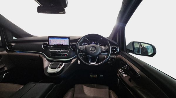 2023-Mercedes-Benz-V-Class-V-300d-Exclusive image:9