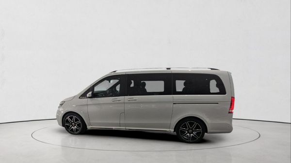 2023-Mercedes-Benz-V-Class-V-300d-Exclusive image:3