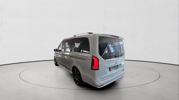 2023-Mercedes-Benz-V-Class-V-300d-Exclusive image:4