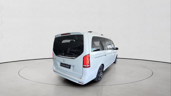 2023-Mercedes-Benz-V-Class-V-300d-Exclusive image:6