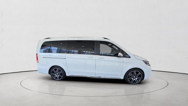 2023-Mercedes-Benz-V-Class-V-300d-Exclusive image:7