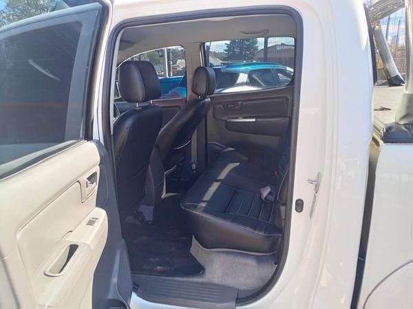 2012-Toyota-Hilux-25-D-4D-SRX-4x4-Double-Cab image:11