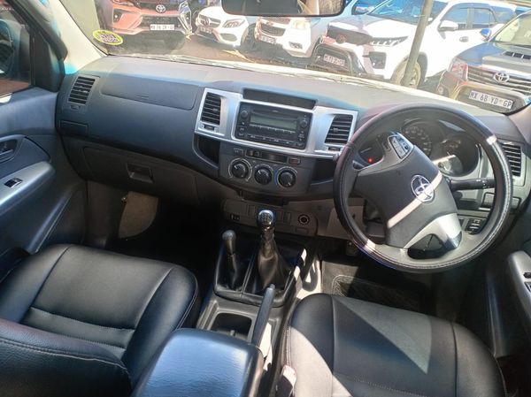 2012-Toyota-Hilux-25-D-4D-SRX-4x4-Double-Cab image:6