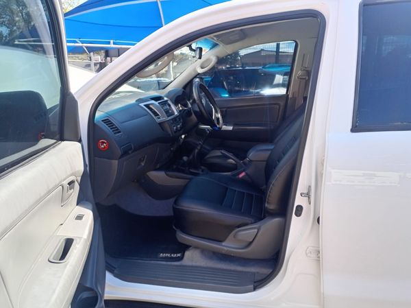 2012-Toyota-Hilux-25-D-4D-SRX-4x4-Double-Cab image:8