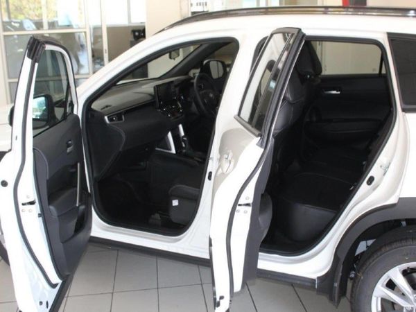 2025-Toyota-Corolla-Cross-18-XS image:6