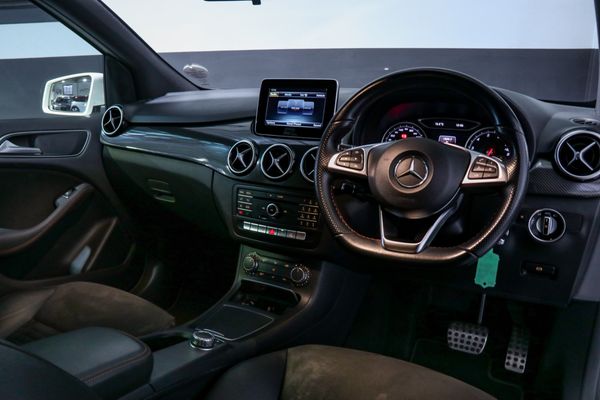 2016-Mercedes-Benz-B-Class-B-200-AMG-Auto image:6