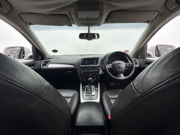2010-Audi-Q5-20-TFSI-quattro-Auto image:10