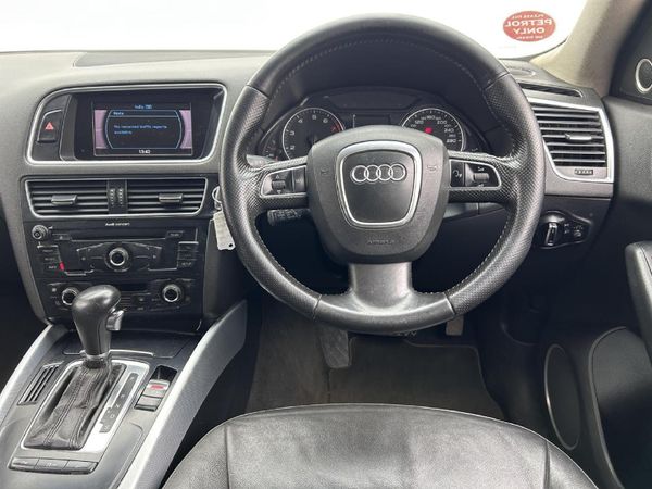 2010-Audi-Q5-20-TFSI-quattro-Auto image:8