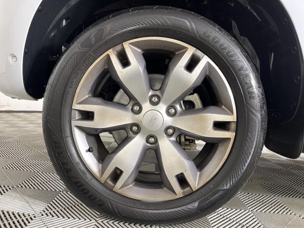 2019-Ford-Everest-32-TDCi-LTD-4x4-Auto image:4