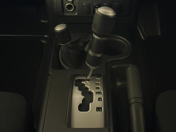 2022-Toyota-FJ-Cruiser-40-V6 image:9