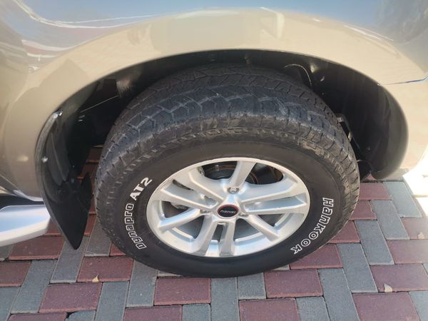 2022-Isuzu-D-Max-19-4x4-Double-Cab-Diesel-Manual image:15